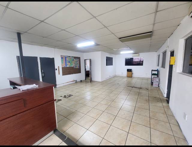 1,108M² WAREHOUSE TO LET IN WADEVILLE